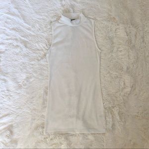 Mock neck sleeveless shirt
